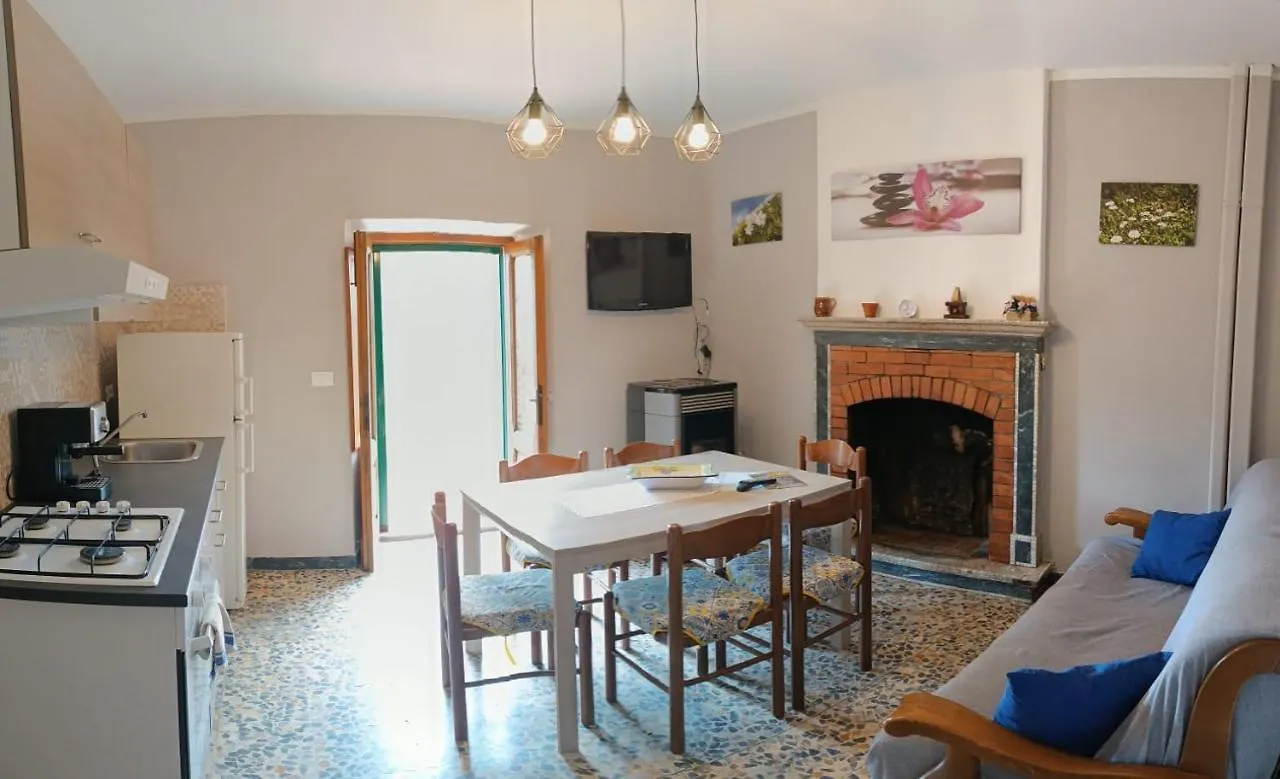 La Casa Del Sole Apartment Trassilico Italy